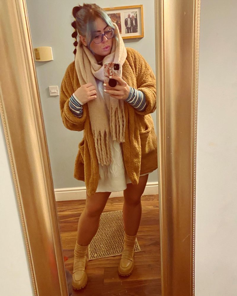 EmzLou27